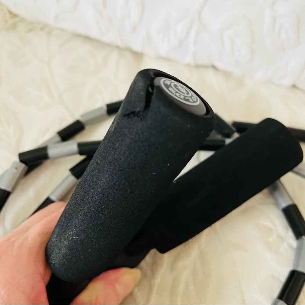 Gold’s Gym Jump Rope - Picture 3 of 3